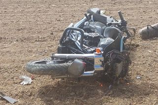 Motorkářům na Vysočině vběhli do cesty koně, harleyář po smyku skončil na poli - Novinky